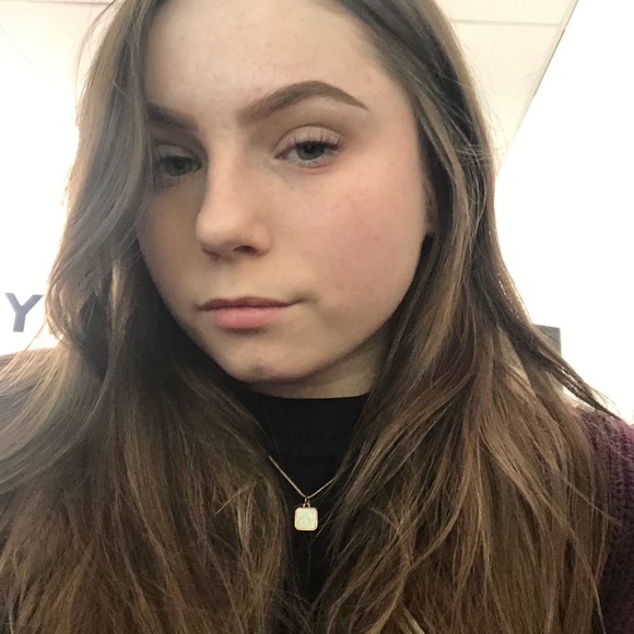 Meet your Posher, Tiffany - Picture 2 of 2